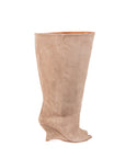 Stivale spuntato con gambale ampio in camoscio taupe - MRS WEDGE New
