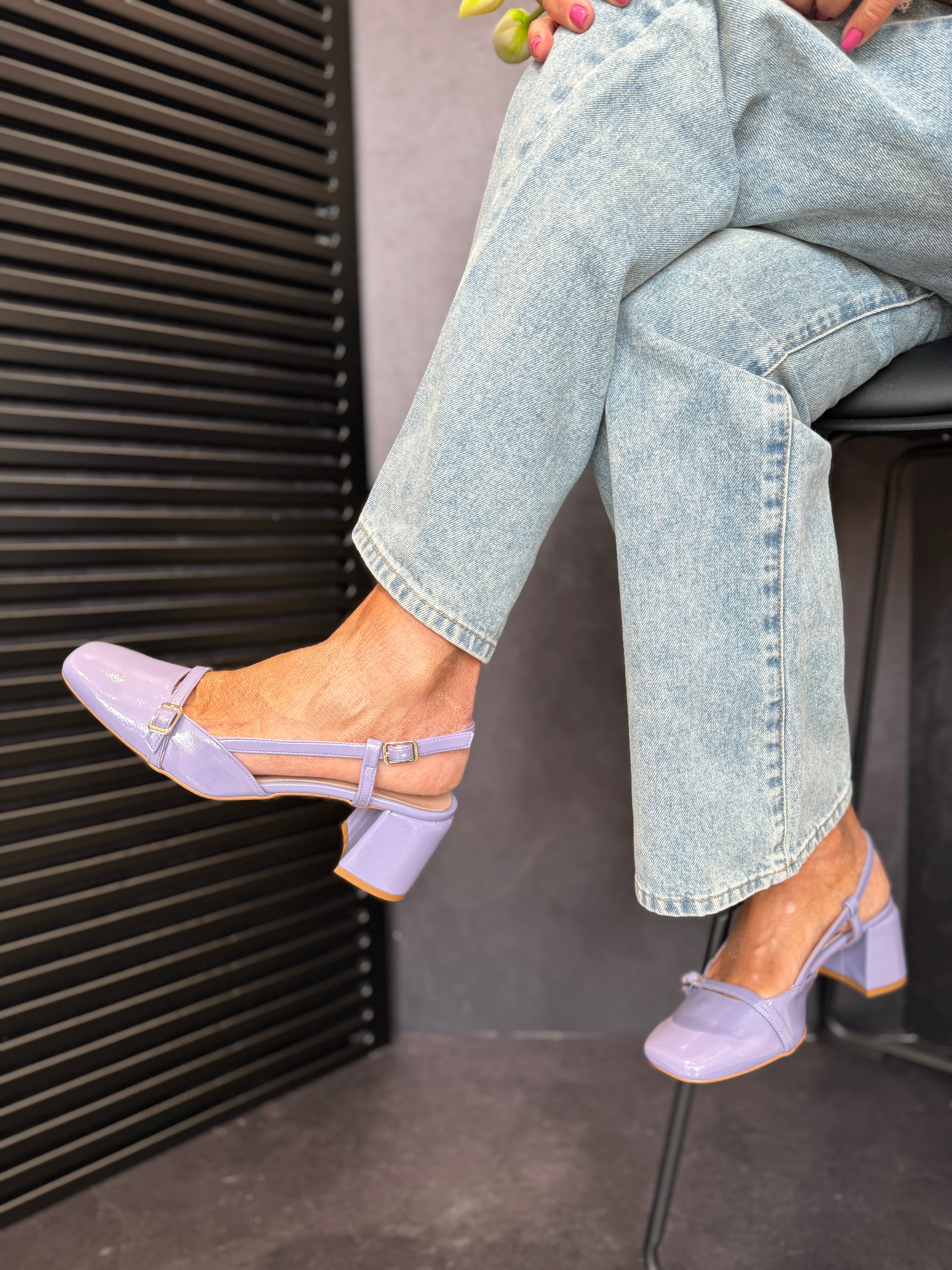 Slingback in vernice con cinturino - Ryana New