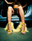 Sandalo con piume in camoscio giallo - Plume SS25