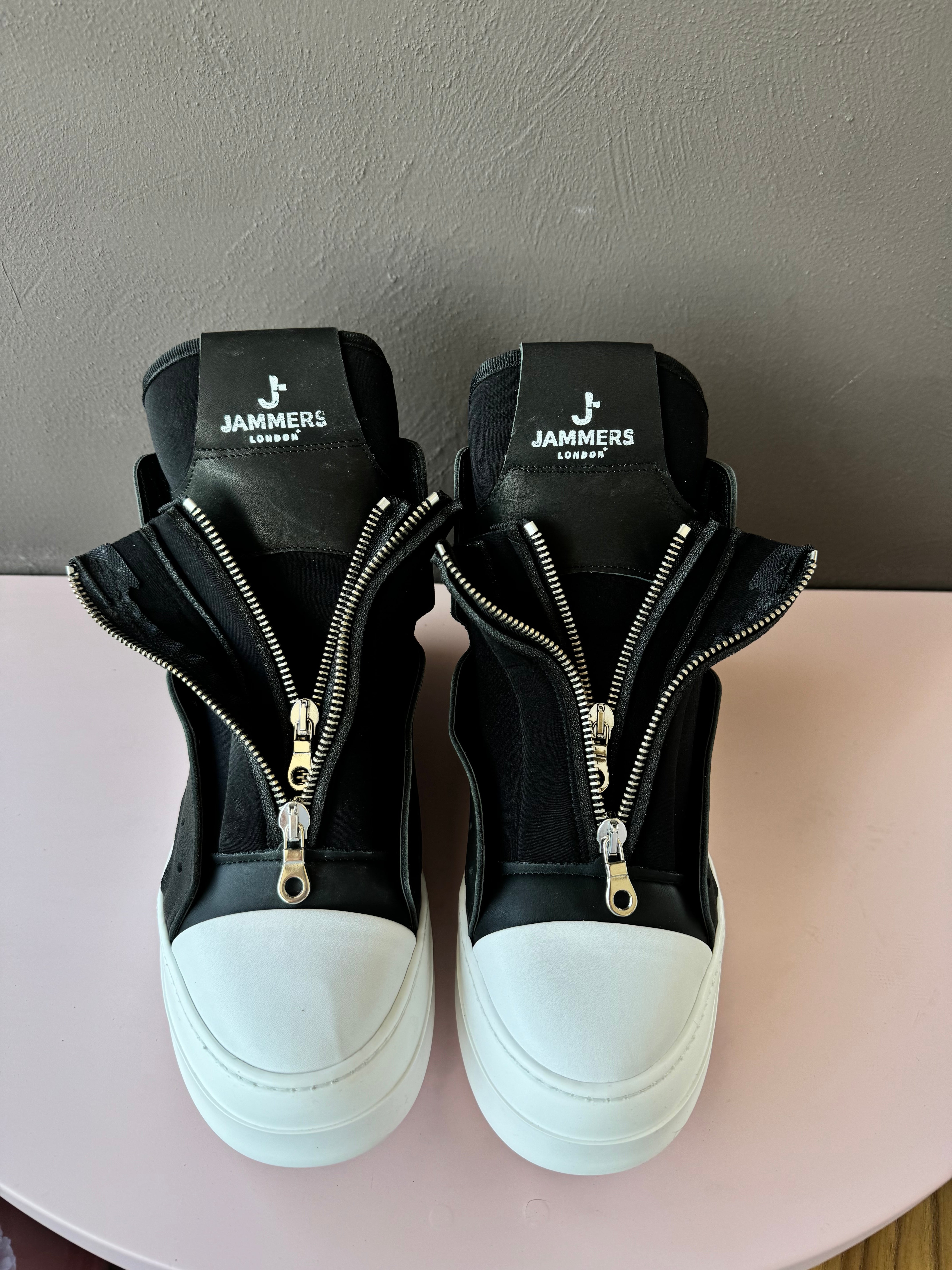 Sneakers con zip centrale - Amanda SS25