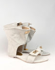Sandalo basso a punta con dettagli oro in camoscio ghiaccio - Egypt 2.0 New