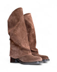 Stivale con piegone in camoscio marrone - Annaliza