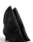 Stivaletto con taglio asimmetrico in pelle nero - Elektra