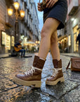 Bottines en daim taupe avec petite poche - Maya