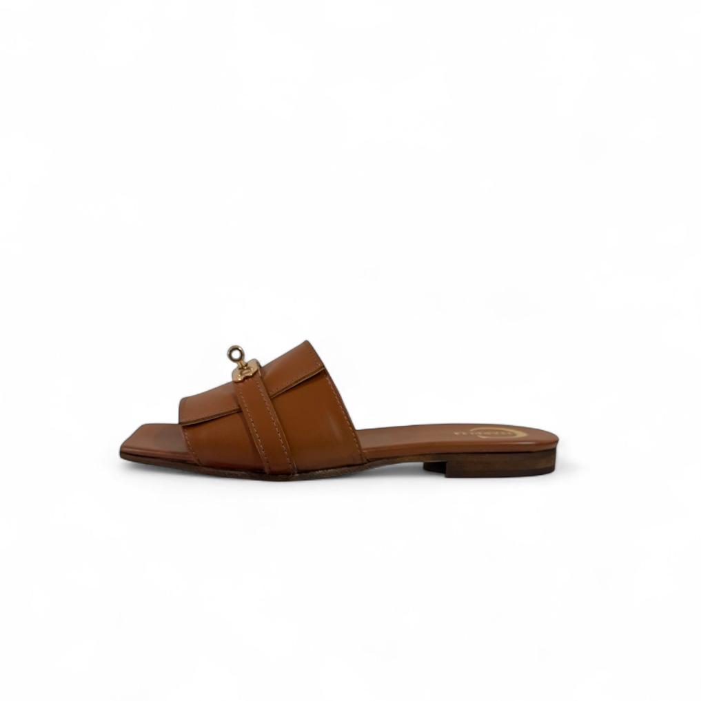 Ciabatta con dettaglio oro - Paris SS25