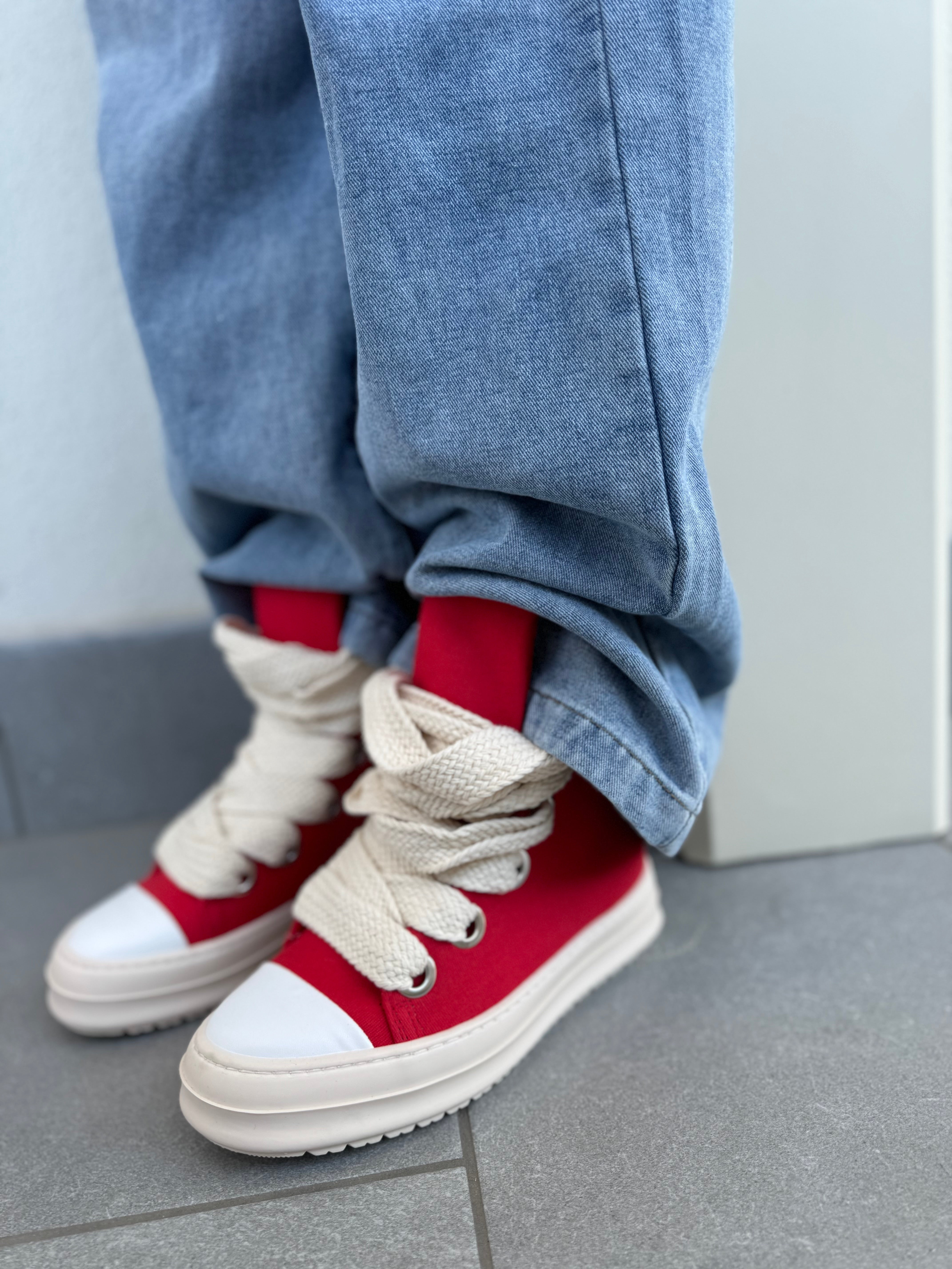 Sneakers in jeans - Tore Over