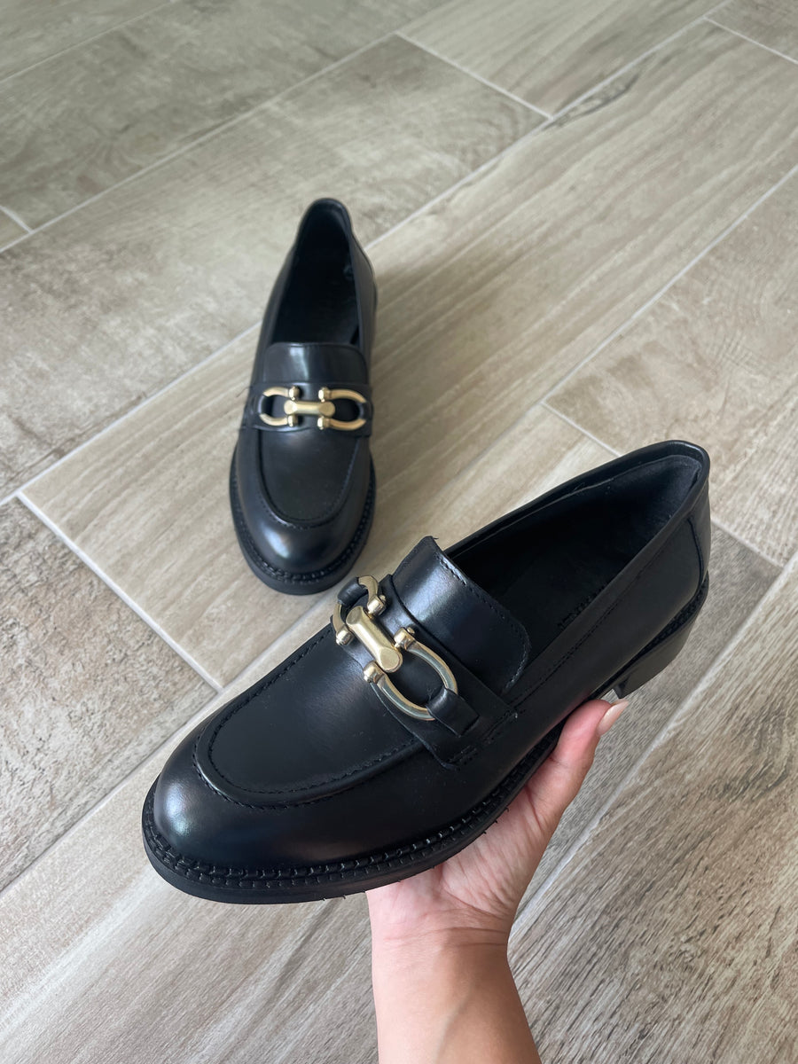 Mocassino con fibia oro