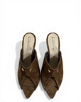 Sabot spuntato in camoscio marrone - Elizabeth