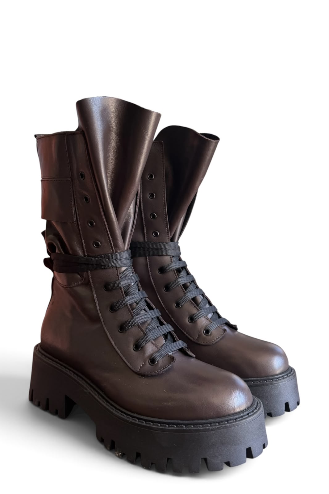 Amphibious boot with mole suede pocket - Maya