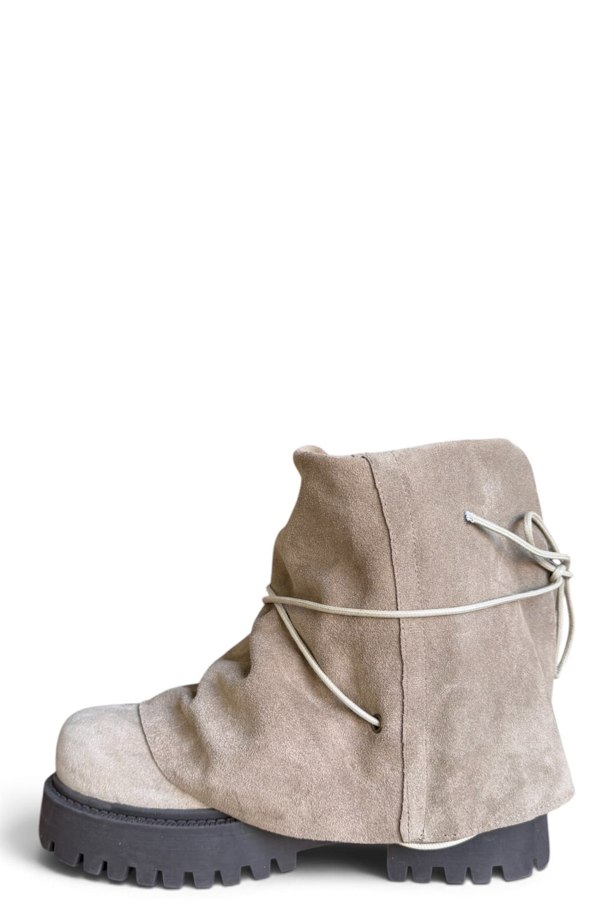 Anfibio alto in camoscio taupe - Clarissa