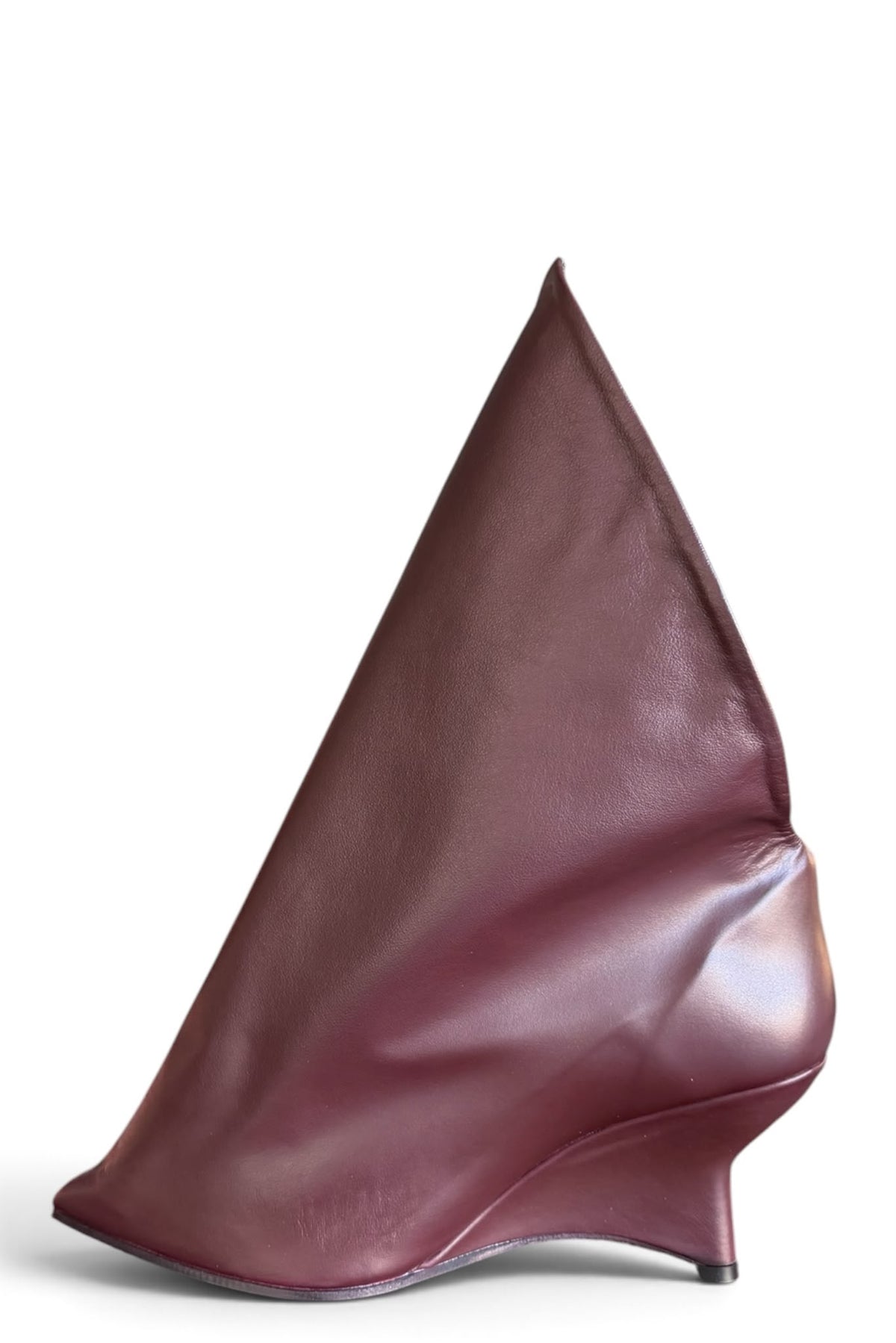 Stivaletto con taglio asimmetrico in pelle bordeaux - Dea