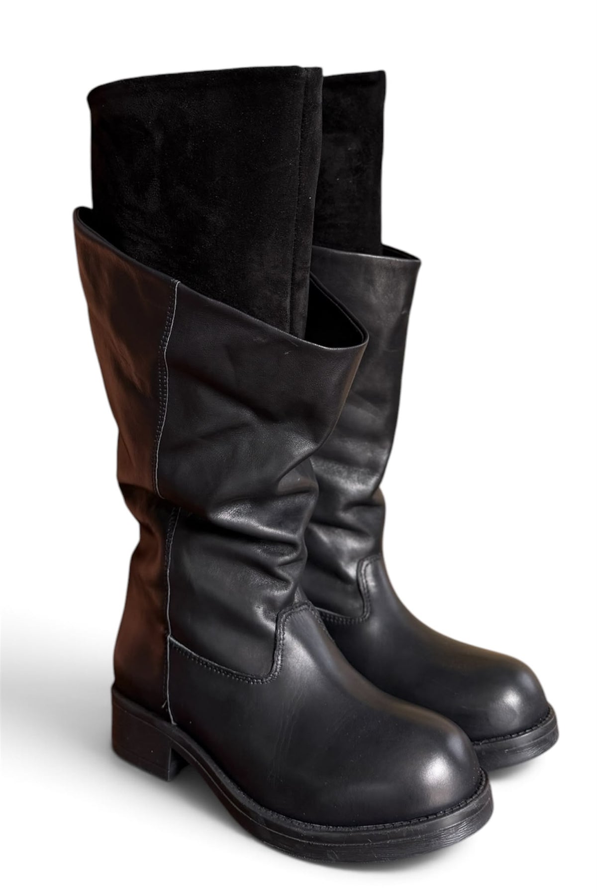 Stivale con punta tonda in pelle e camoscio nero - Aria