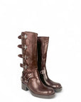 Anfibio con fibbie laterali in pelle marrone -  Kendall SPS