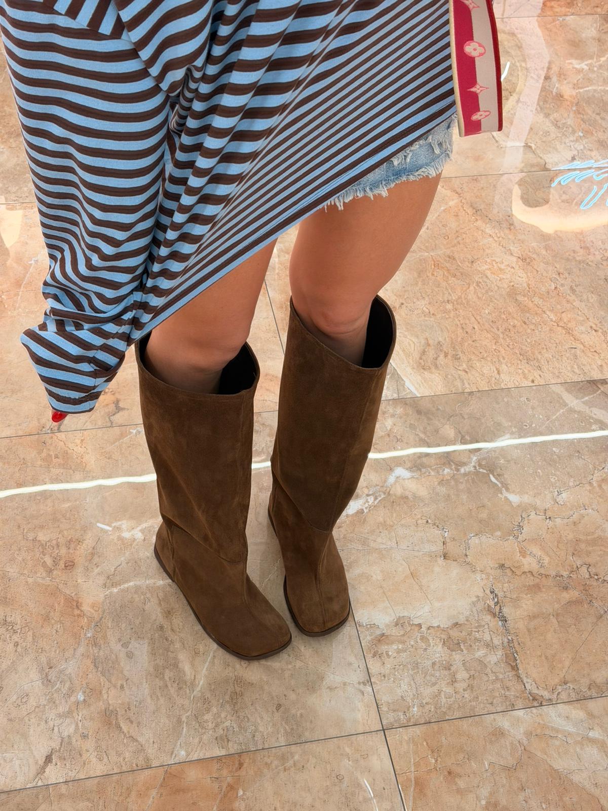 Stivale con punta quadrata in pelle e camoscio - France