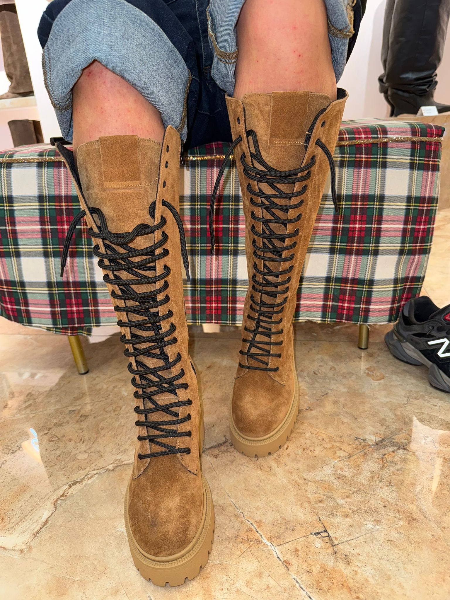 High amphibian boot with leather and suede laces - Selena