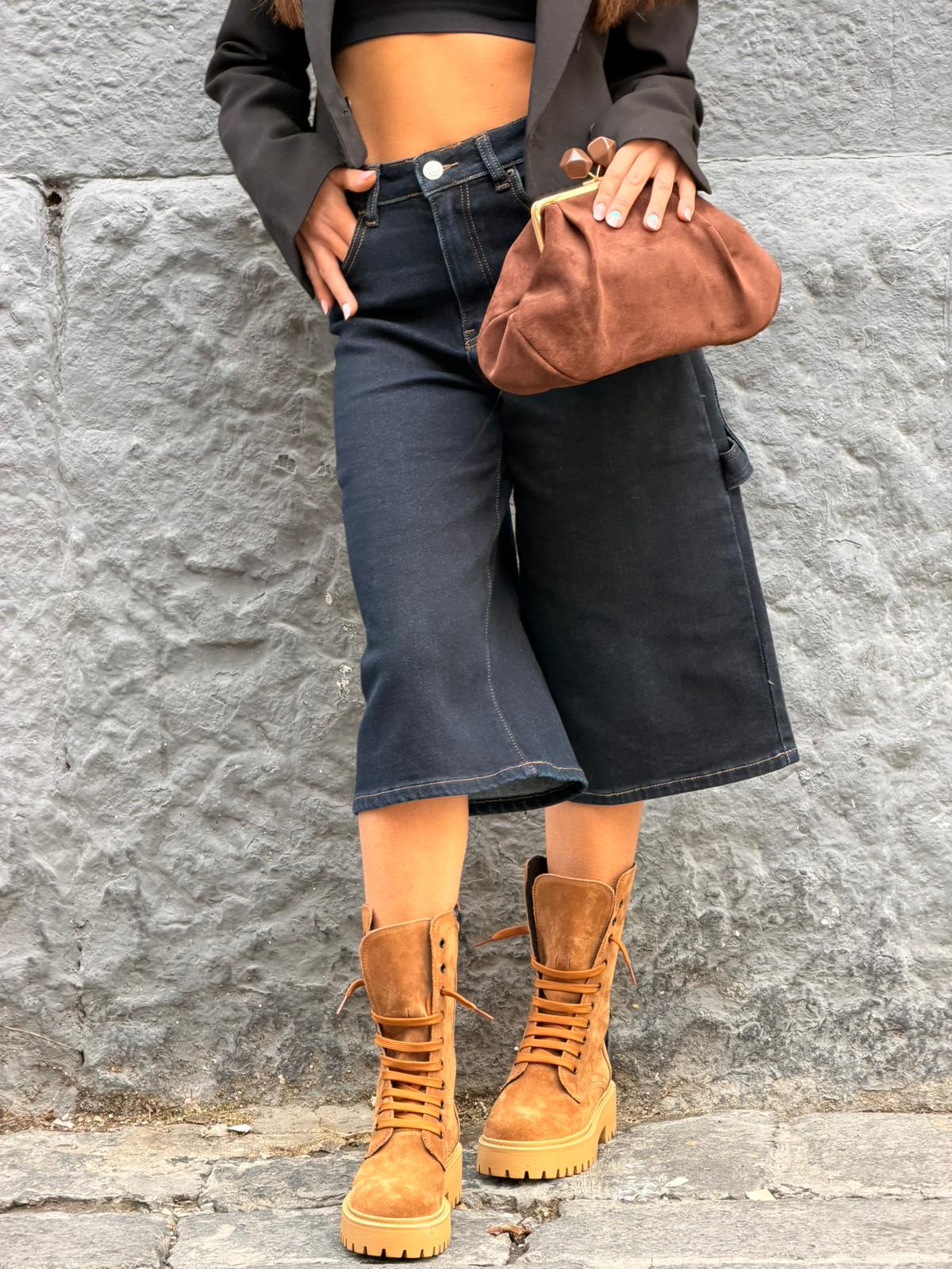 Anfibio in camoscio - Ambra