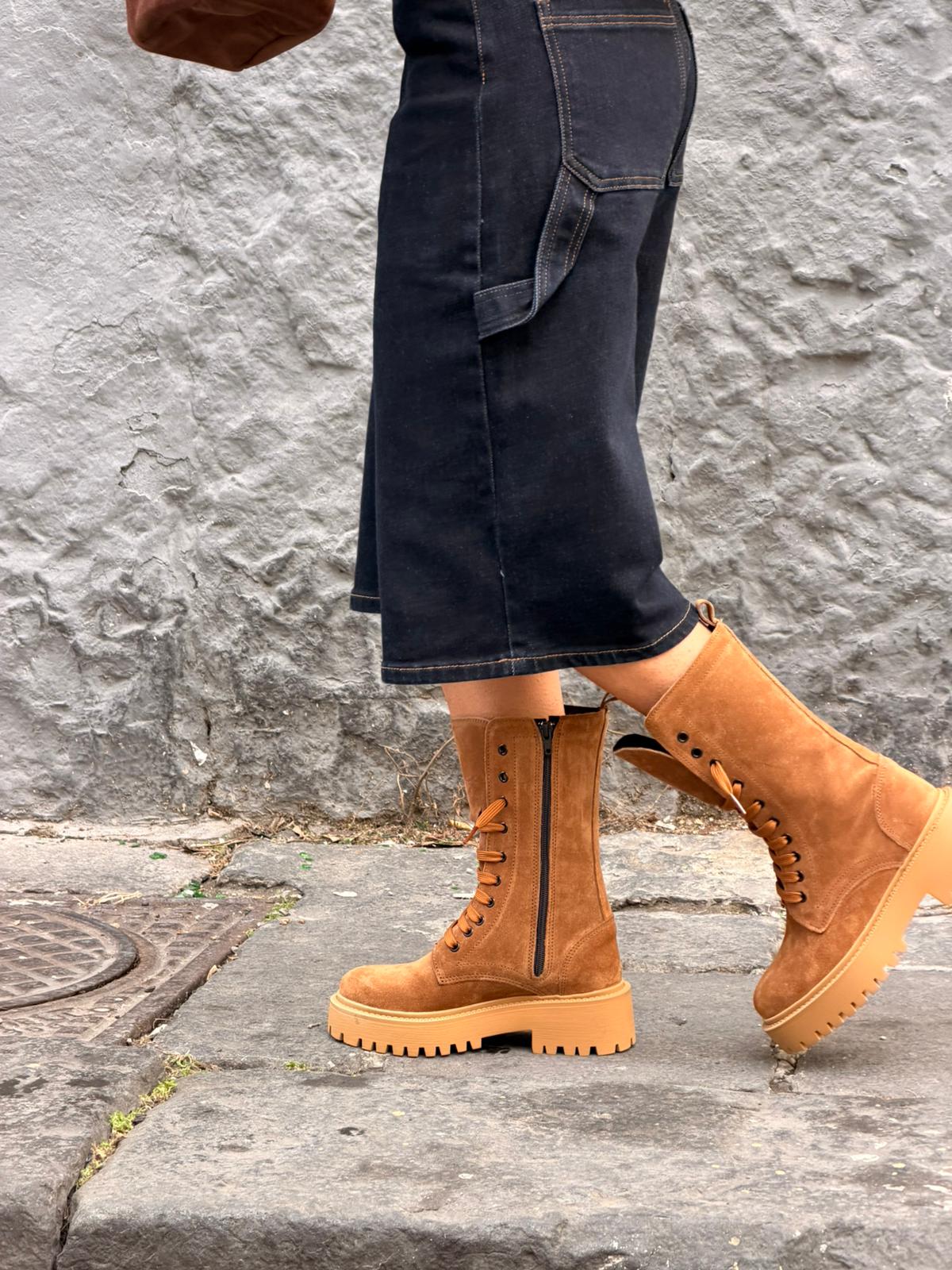 Anfibio in camoscio - Ambra