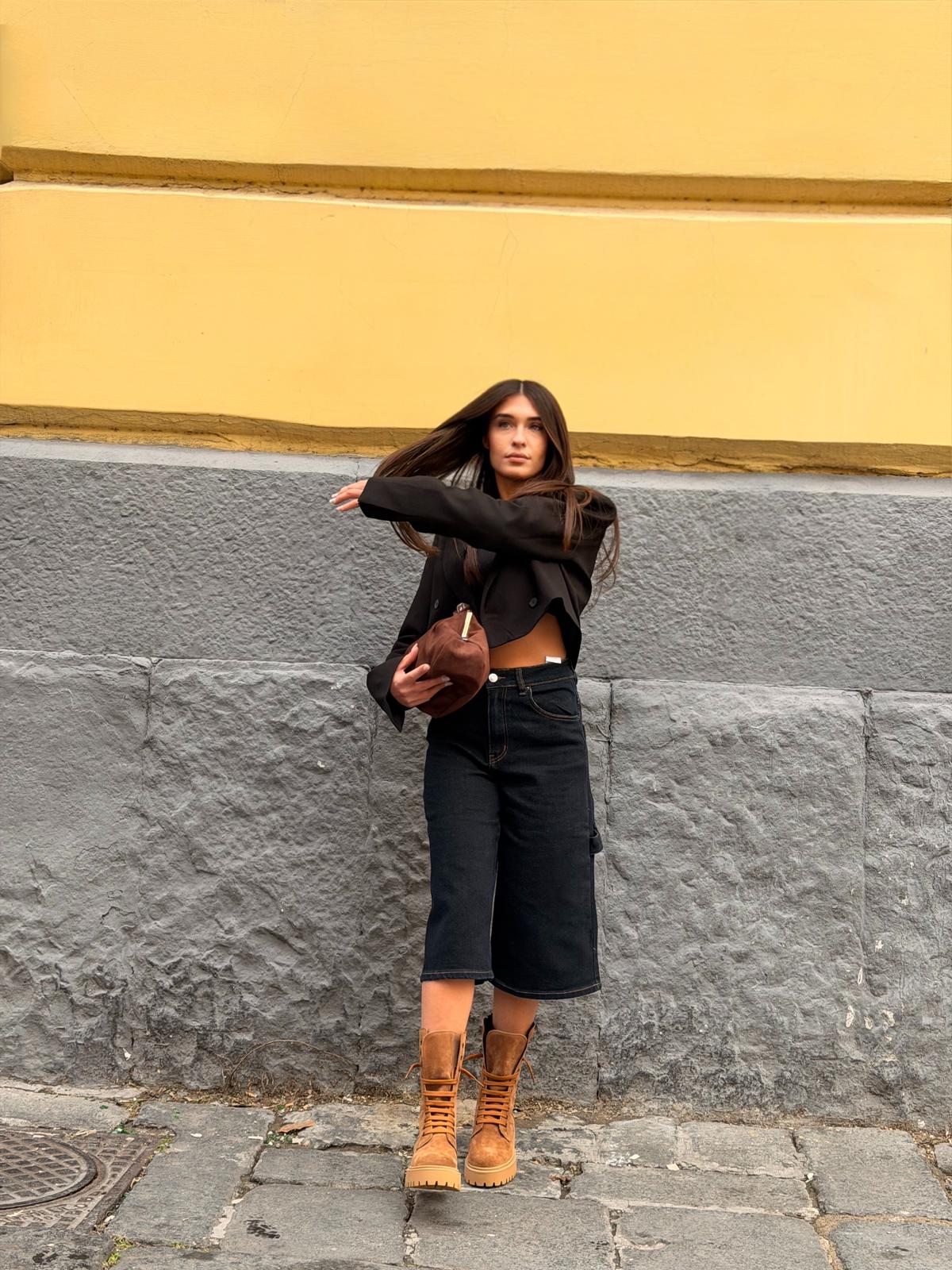 Anfibio in camoscio - Ambra