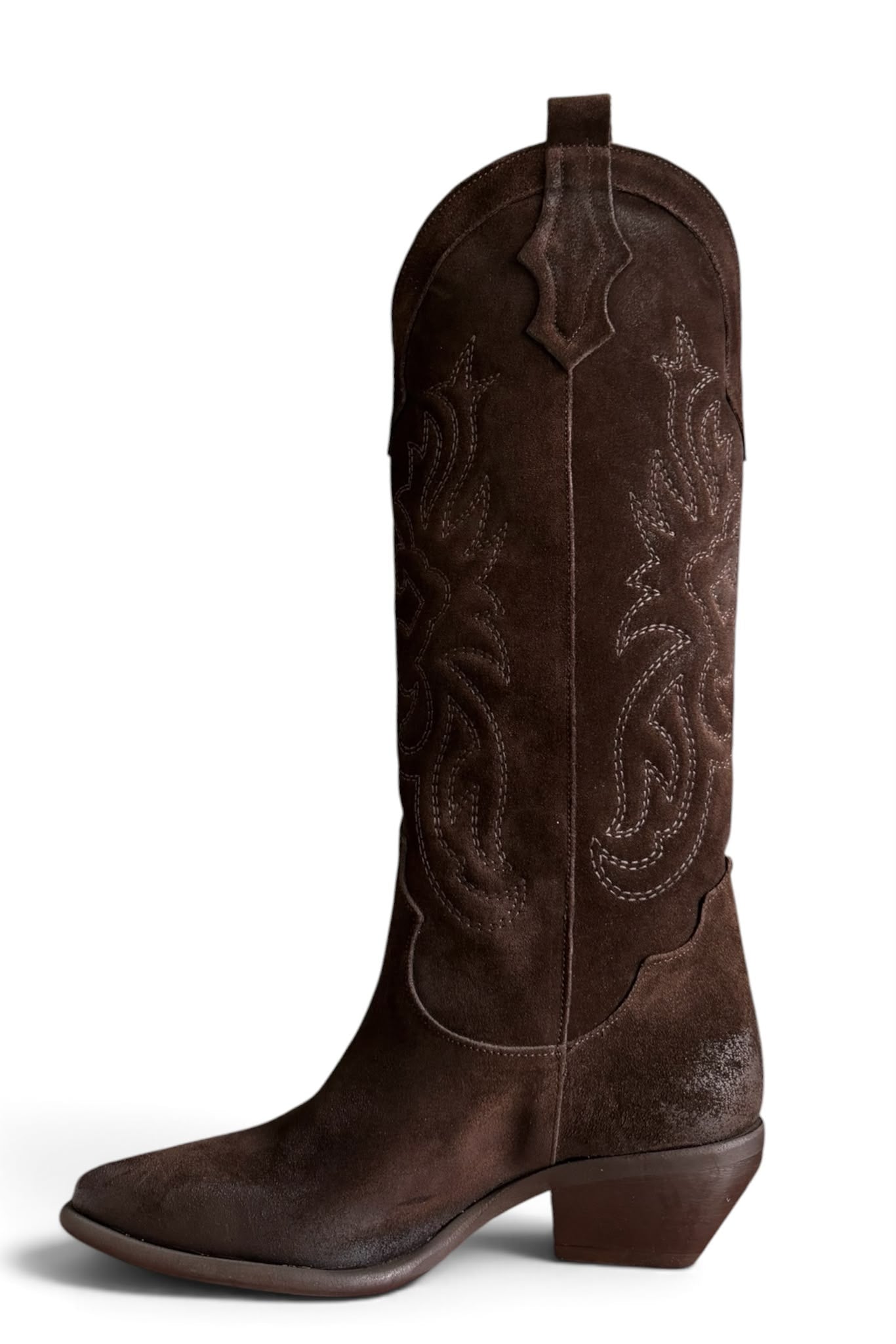 Tall Texan in suede - Sahara