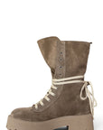 Bottines en daim taupe avec petite poche - Maya